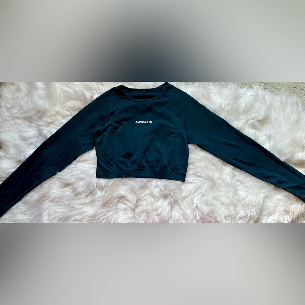 Alphalete Amplify long sleeve crop